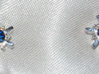Punti luce zaffiri e diamanti in oro bianco 18kt.